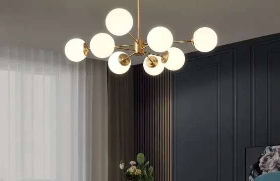 Candelabru bronz cu design clasic și 8 surse de lumină