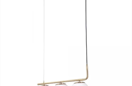 Lustra suspendata 3 globuri albe din sticla cu structura metalica aurie inaltime reglabila 1m