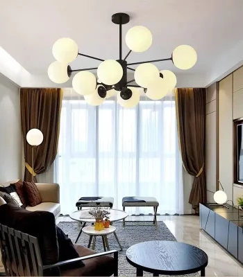 Candelabru vintage cu 12 globuri albe din sticlă și corp negru mat, design elegant