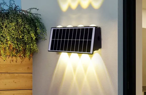 Aplică LED de exterior cu panou solar de 19cm și 4 fascicule de lumină caldă